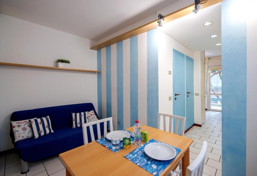 Ausonia 10 in Cattolica