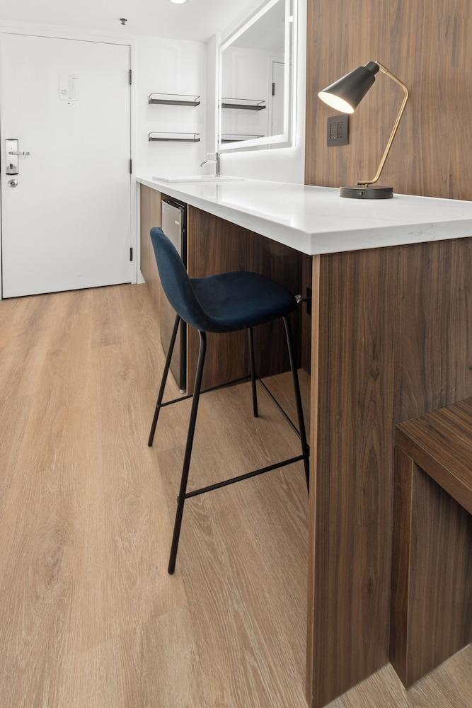 Uptown Inn by Vantaggio - Limited Service Apart-Hotel