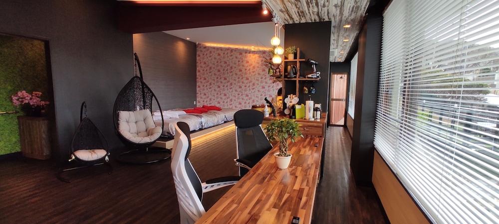 hakonegora guamdog honten