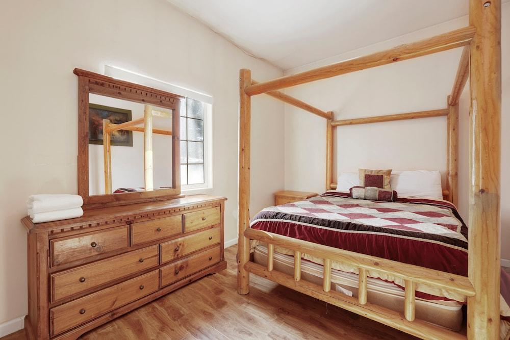 Mishka's Place #1567