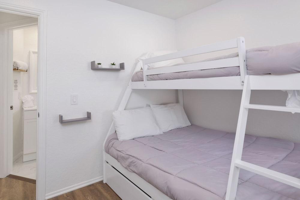 Blue JAY Getaway #2082