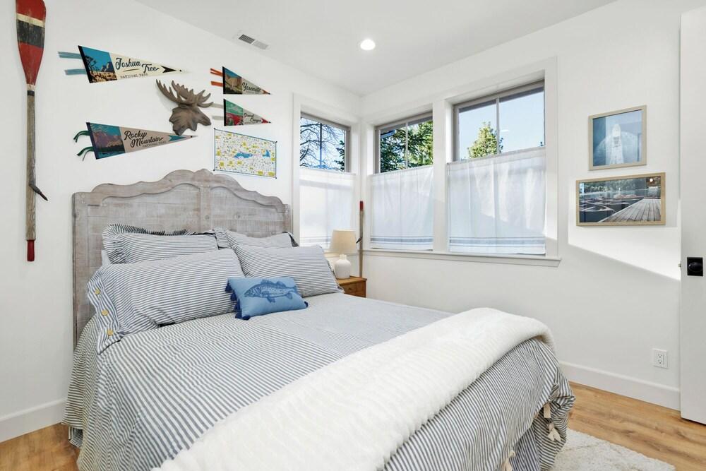 Pine Meadow Village Castle #2301