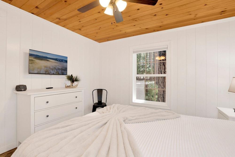 Twin Pines Lodge #2458