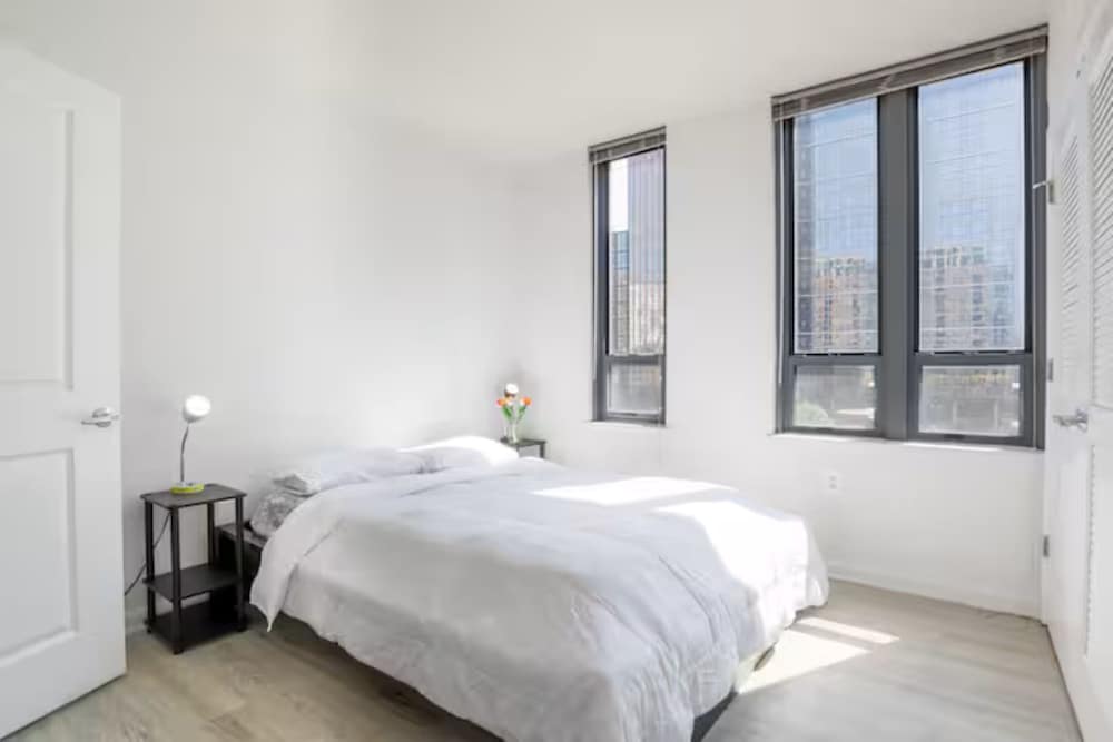 Pentagon Luxe Apartments