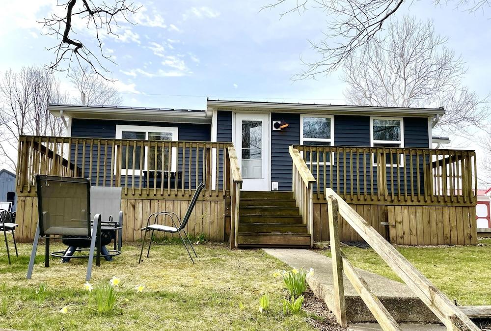 Relaxing Riverside 10 Minutes to Shipshewana