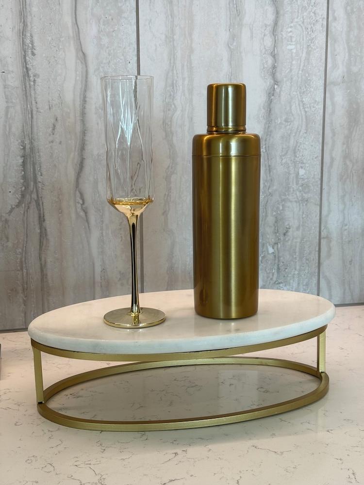 RELAX ON BROADWAY WITH A VIEW