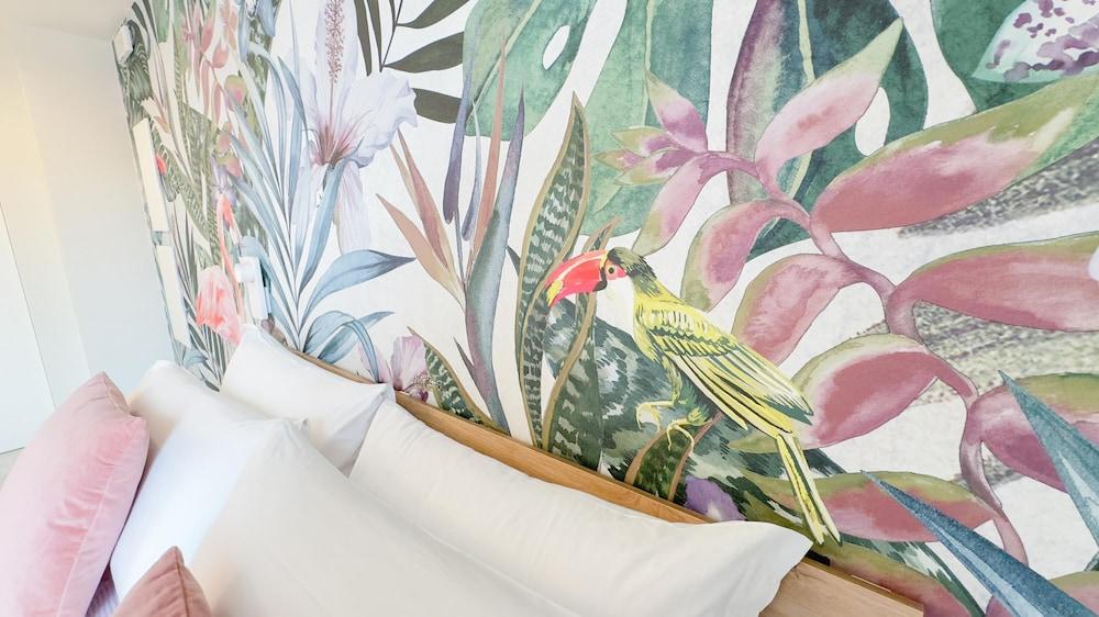 Fairmont Seafront Flamingo Suite by Ca-sa Check