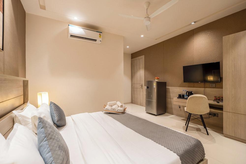 The Lodgers Luxury Hotel Near GolfCourse