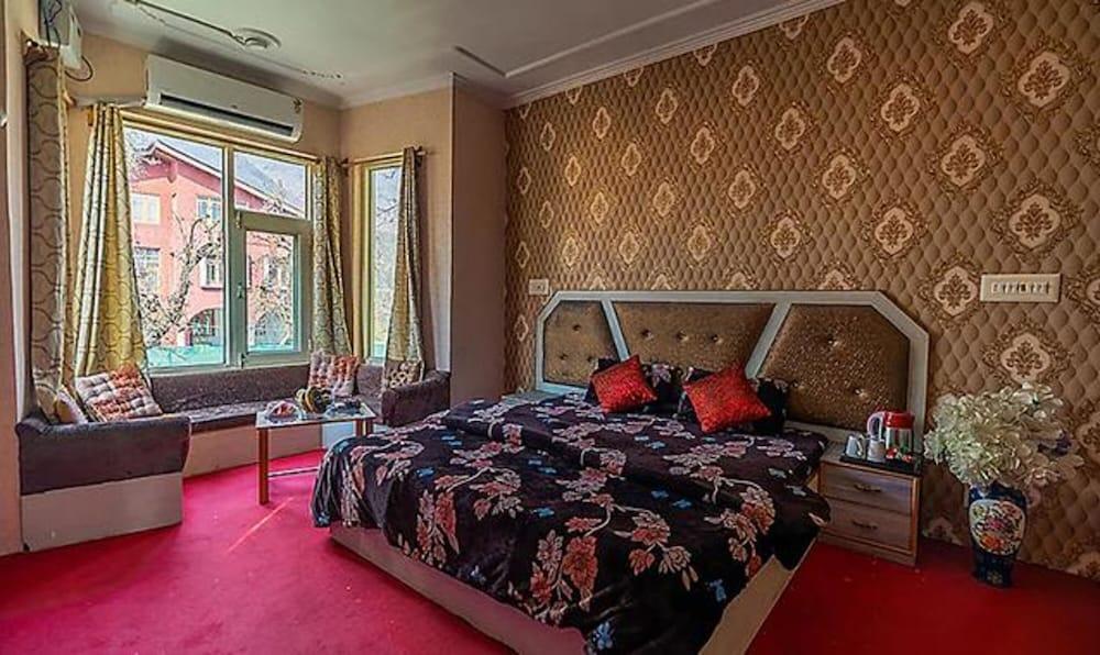 Fabhotel Prime Rozan Jaai