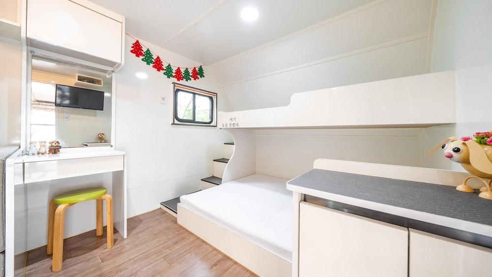 Yangpyeong Flower Caravan Pension