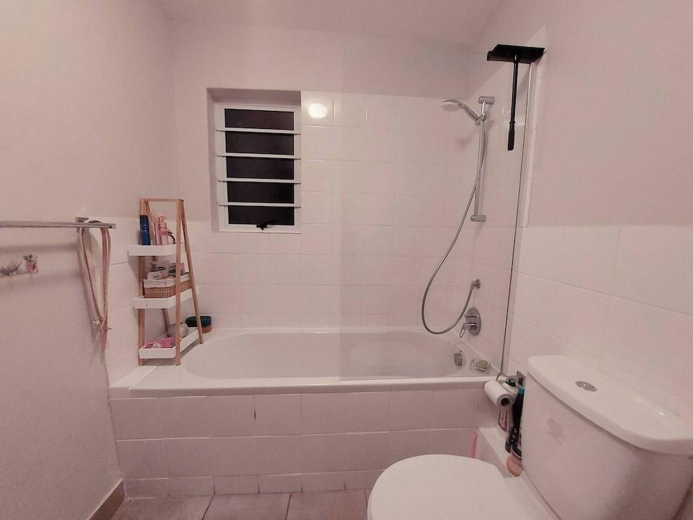 Room in B&B - Your Peaceful Haven, Unique Shared Space That Feels Like a Home Away From Home