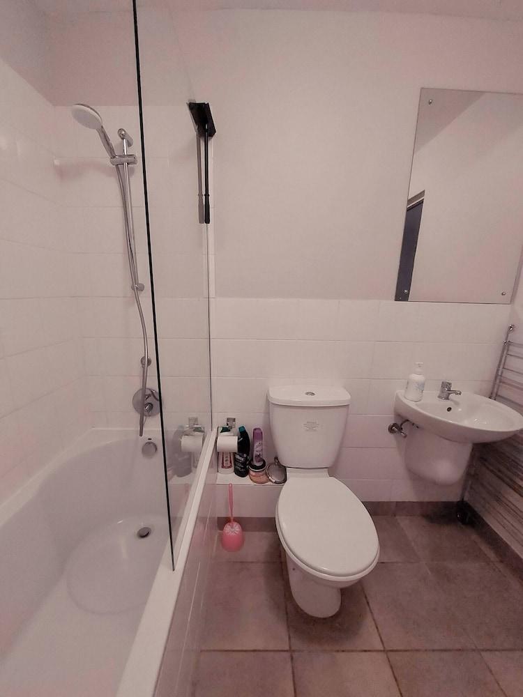 Room in B&B - Your Peaceful Haven, Unique Shared Space That Feels Like a Home Away From Home