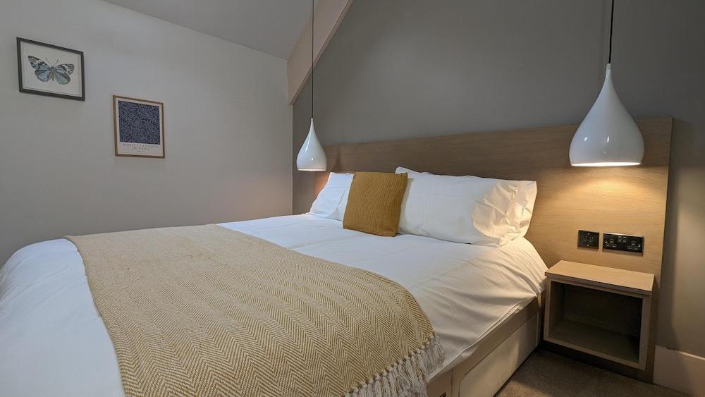 Spacious Penthouse Apartment in Merthyr Tydfil