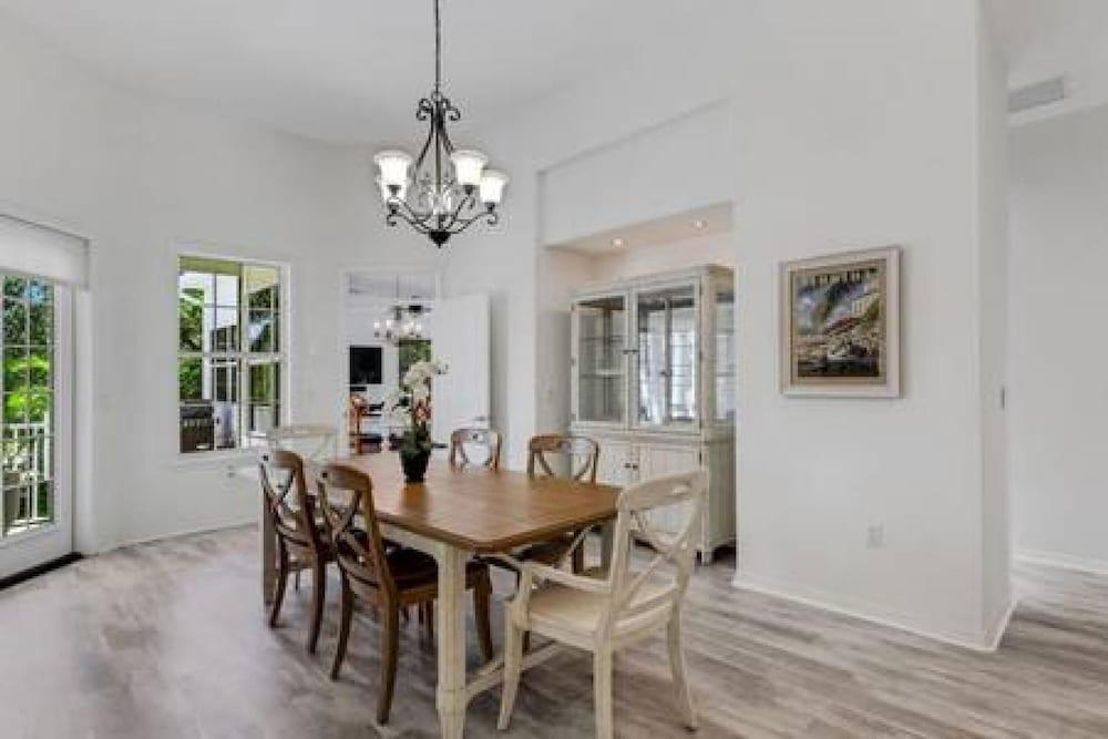 Siesta Key Marvel Pool SPA Deeded Beach Access