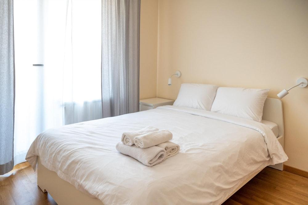 Spacious 1bdr Apartment in City Centre With Balcony