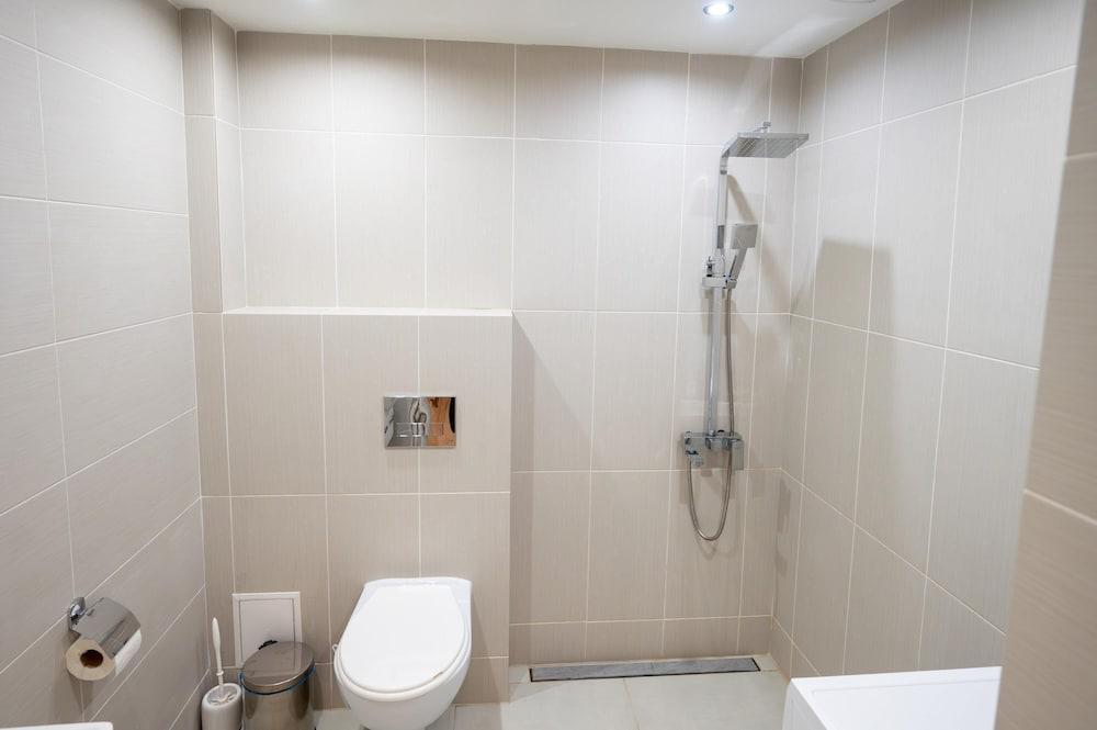 Spacious 1bdr Apartment Near City Center