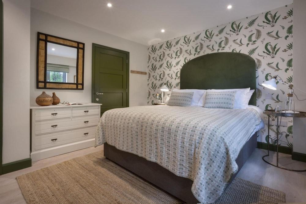 Barakat Lakes Escape