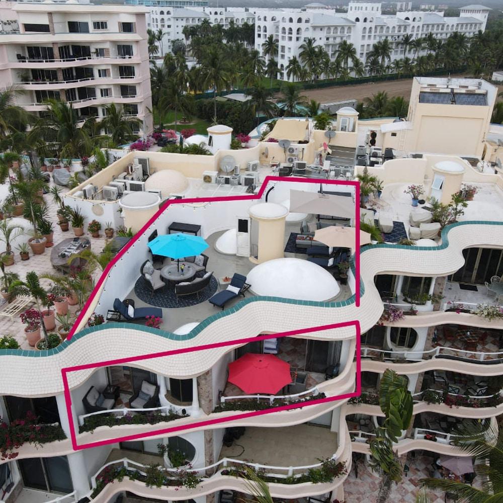 Ocean Front Penthouse Pool Sleeps 8 People