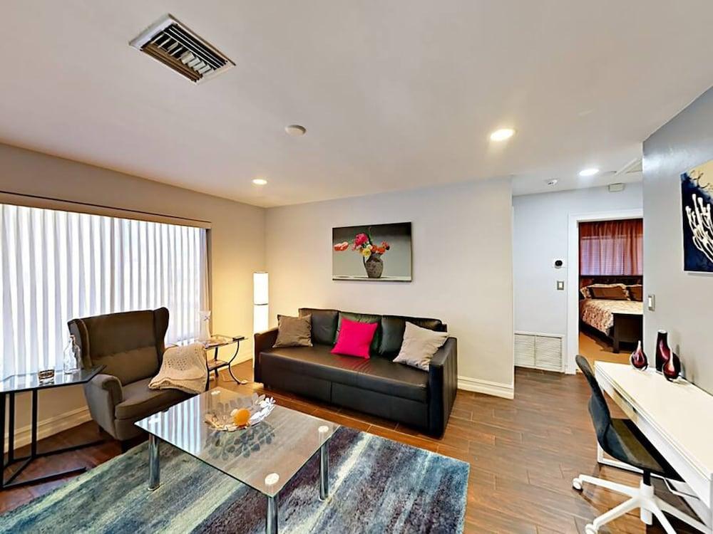 Hidden Gem Vacation Villa w Private Pool Tikihut