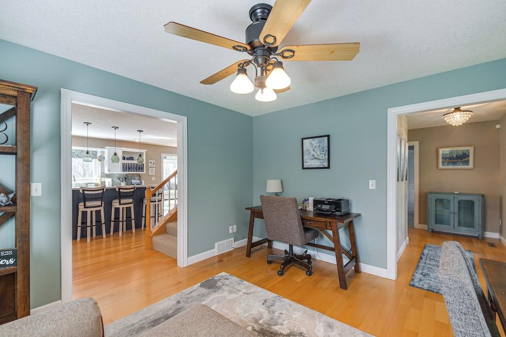 Rock Island Home w/ Private Yard & Fire Pit Table!