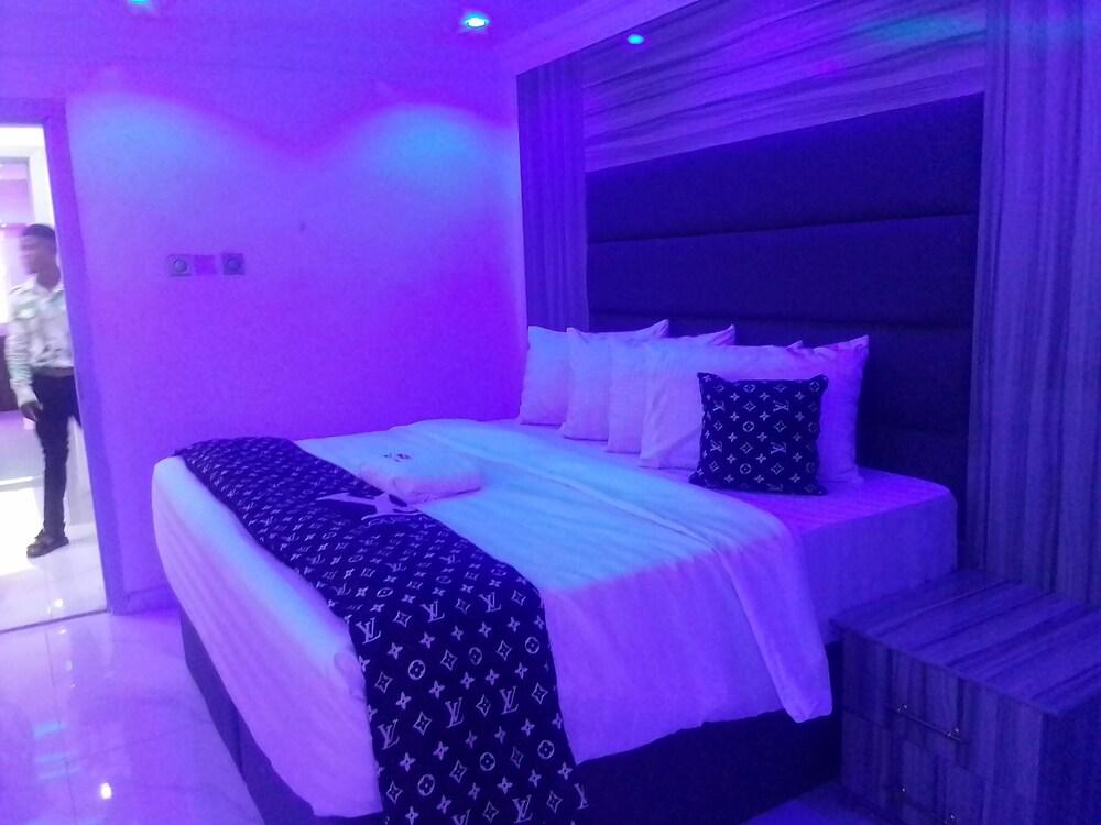 Global Signature Hotel and Resort