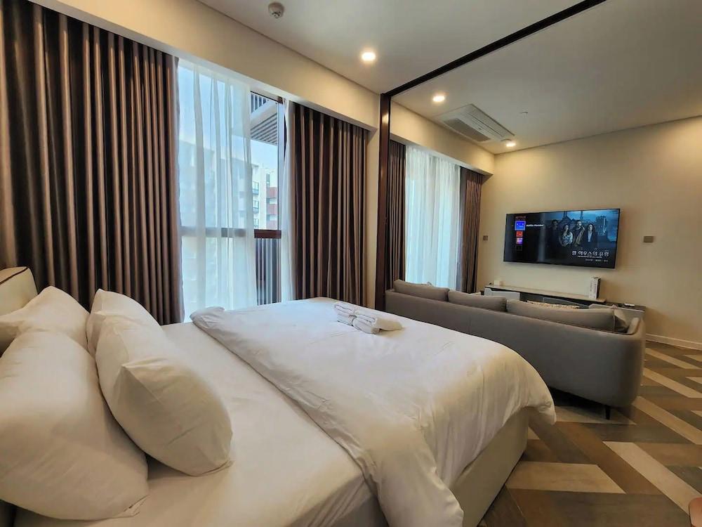 Kotrip Metropole Paradise Vacation