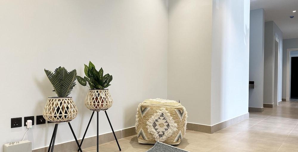 Kease Malqa B-1 Royal Blackness  AZ18