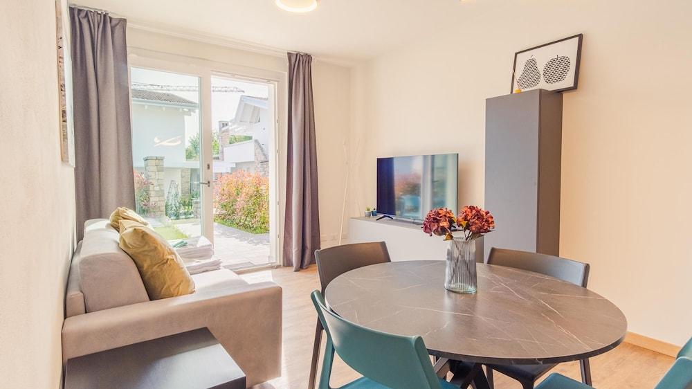 Rosa dei Venti Est in Padenghe sul Garda