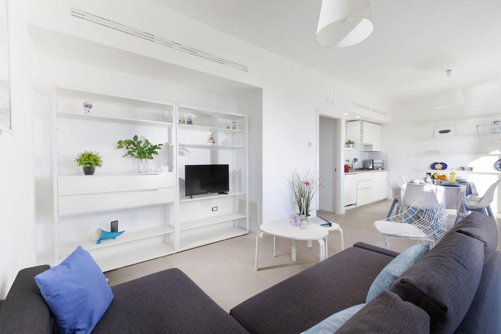 Estate4home - Villa Corinna