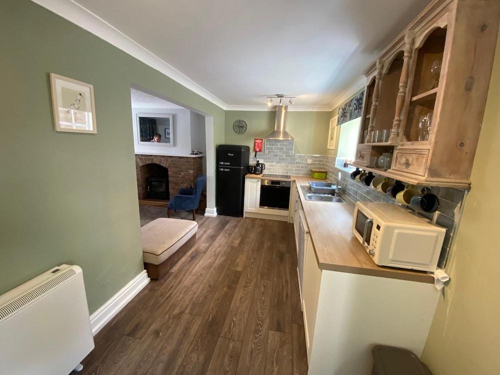 Characterful 3 Bed Cottage in Barrow Upon Humber