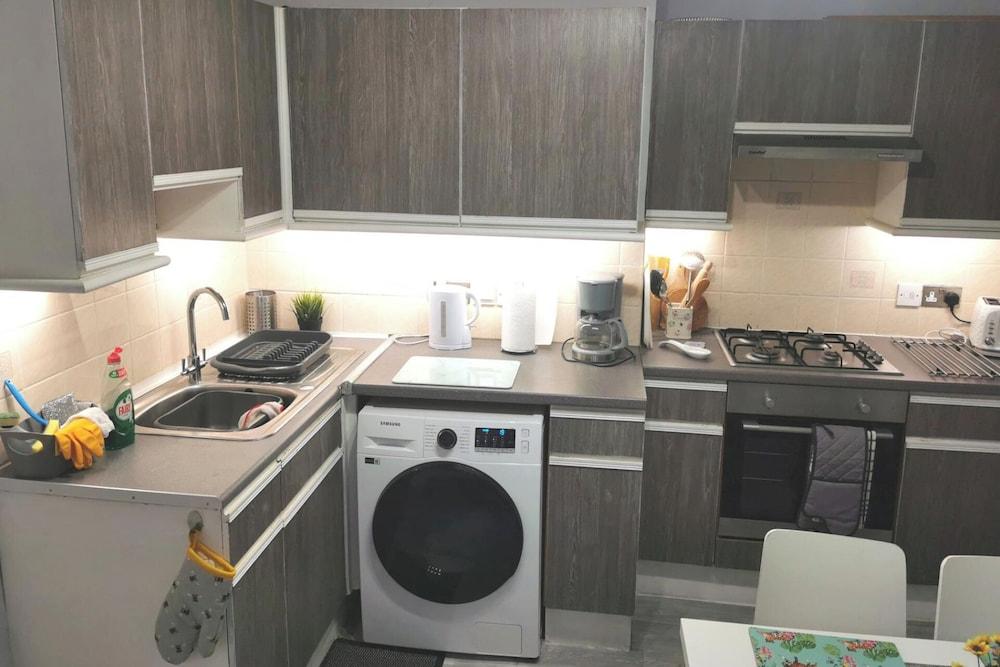 1 Bed Victorian Flat Sleeps 4 - Garden & Patio