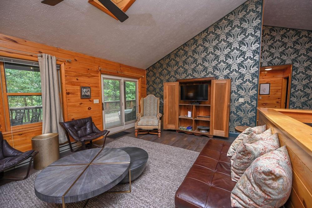 Zen Den by Taylor Made Deep Creek