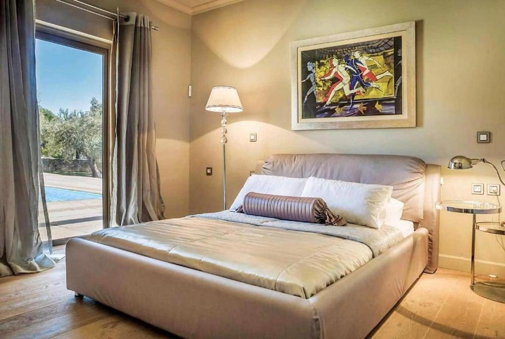 Villa Pomegranate Tree