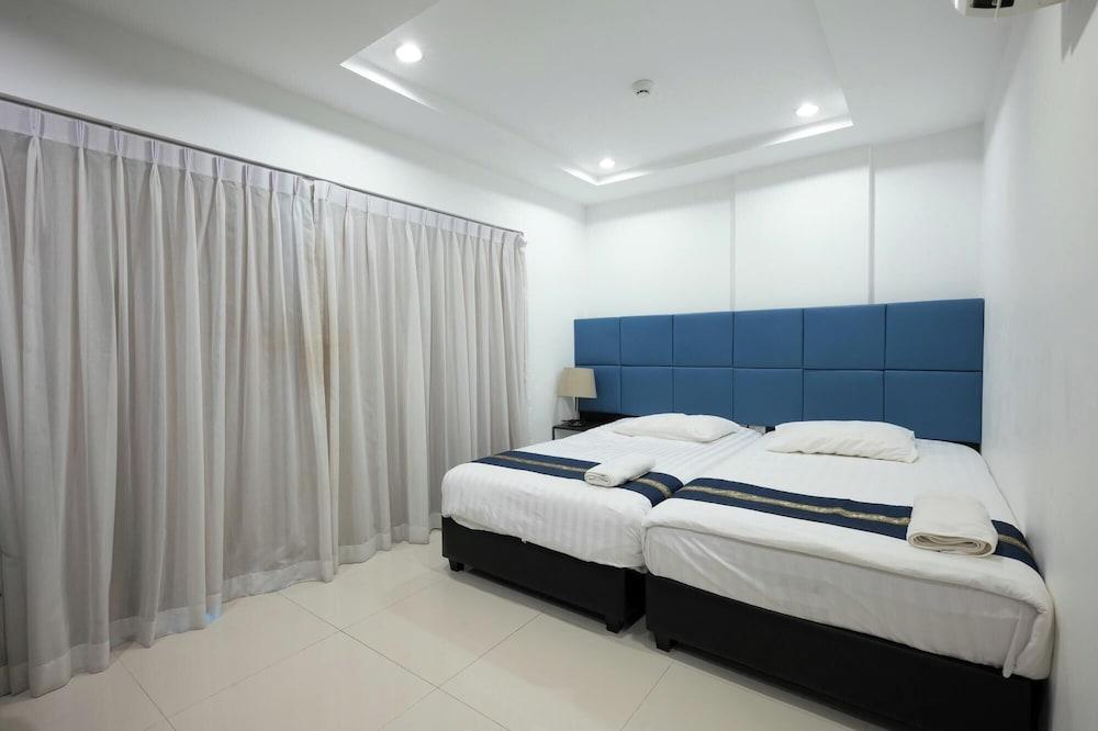 New Nordic Club 3 by Apartwell