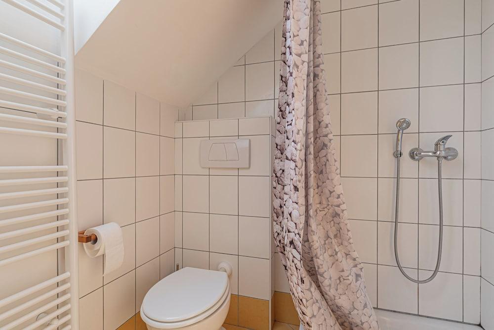 Lavric Hideaway Apartment 4