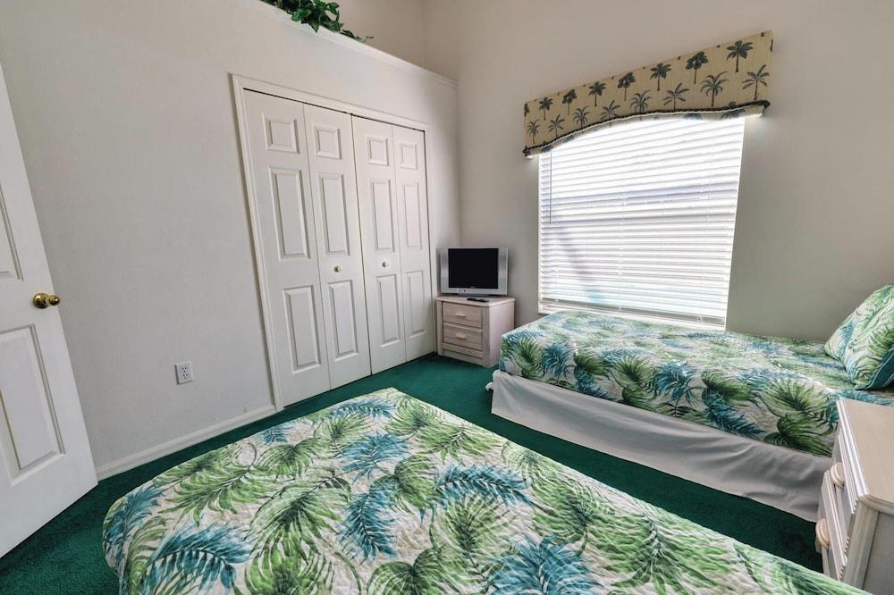 Sandra's Eagle Pointe Vacation Home