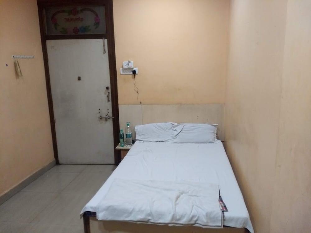 Hotel Thakur Jii Bhopal