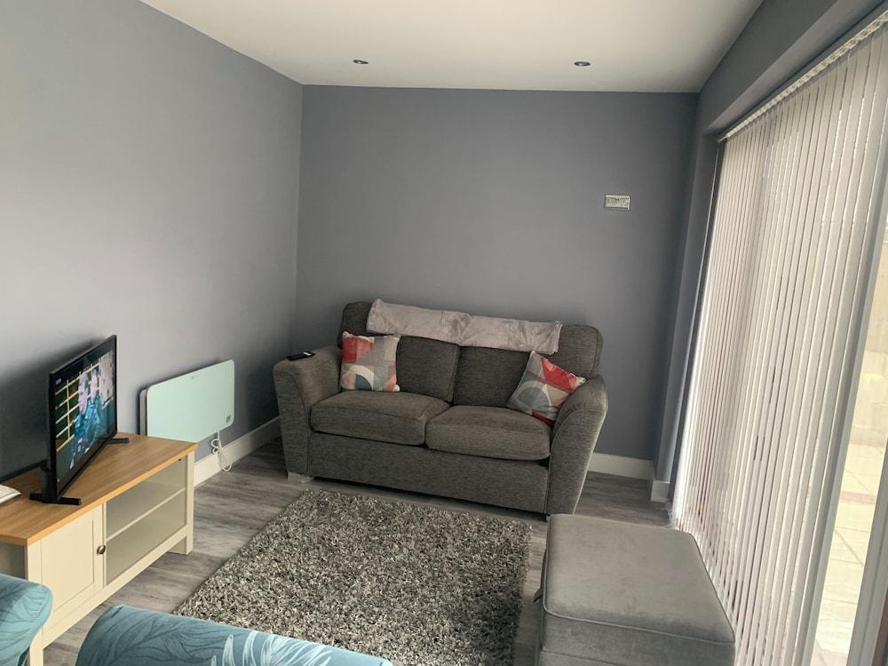 Impeccable 1-bed House in Aberdare