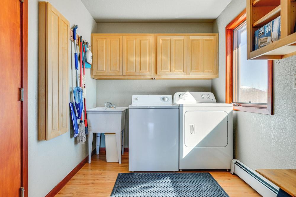 24str-00027 Fairplay Cabin w/ Mountain Views!