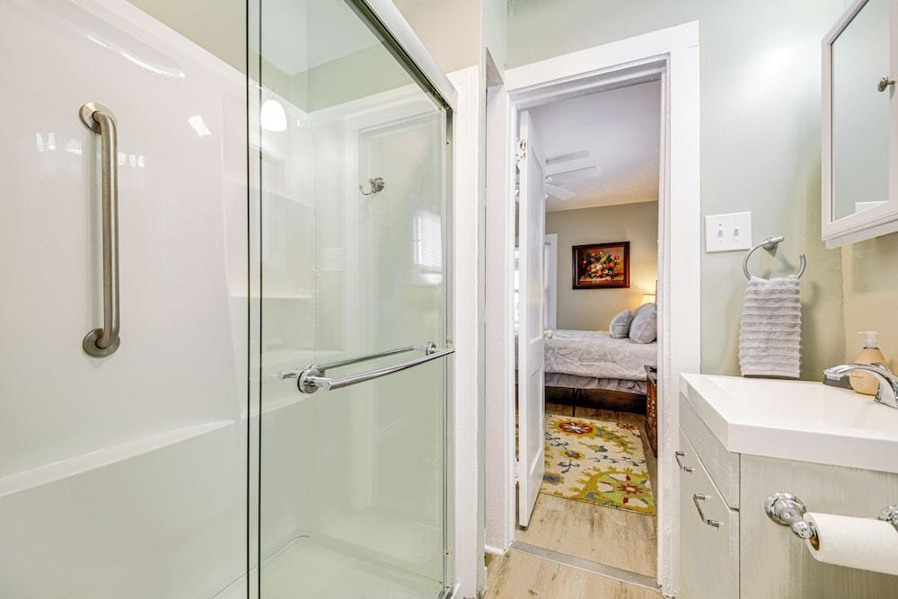 1925 Bungalow-style Home ~ 2 Mi to Downtown Indy!