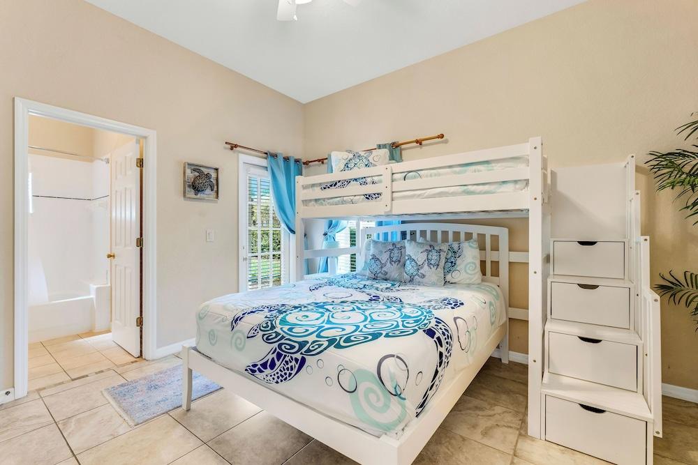 Tropical Haven at Bahama Bay Amazing Location!