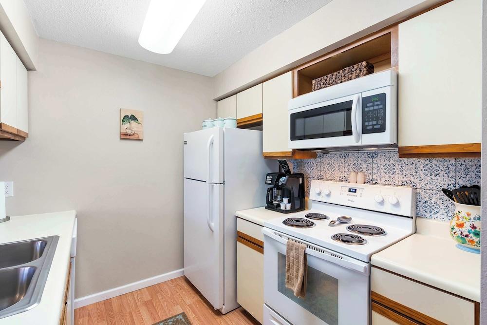 Great Day - Picture-perfect Condo in Pointe Royale