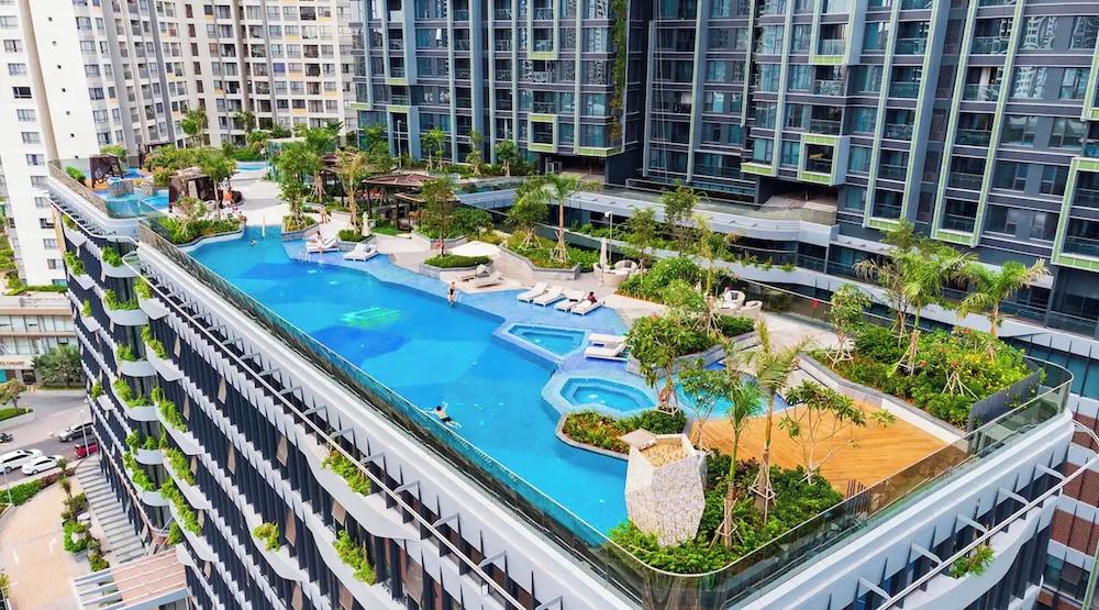 Lumiere Vacation By KVG Suite Apartment