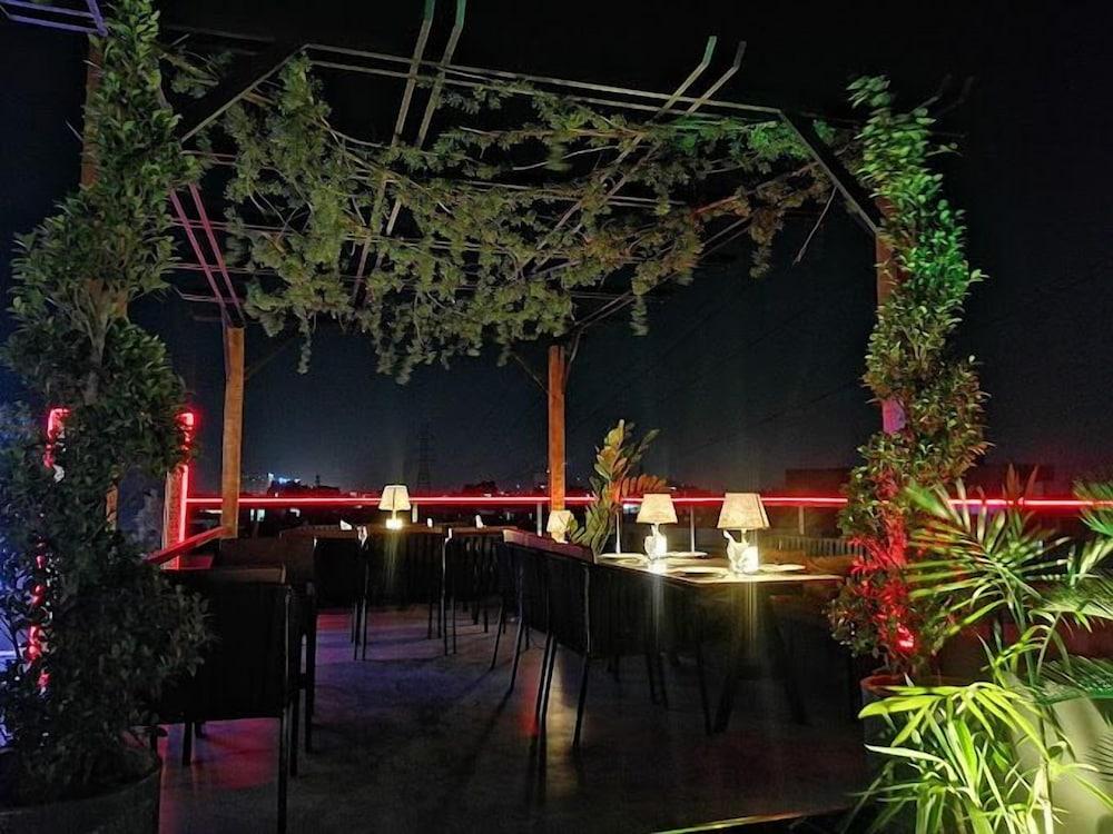 Blue Swiss Hotel & Cafe