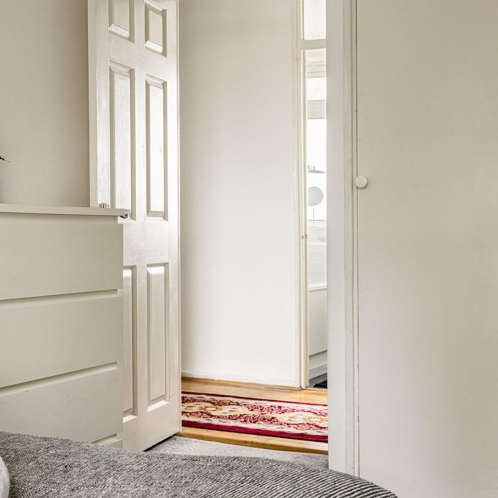 2-bed by Battersea Park