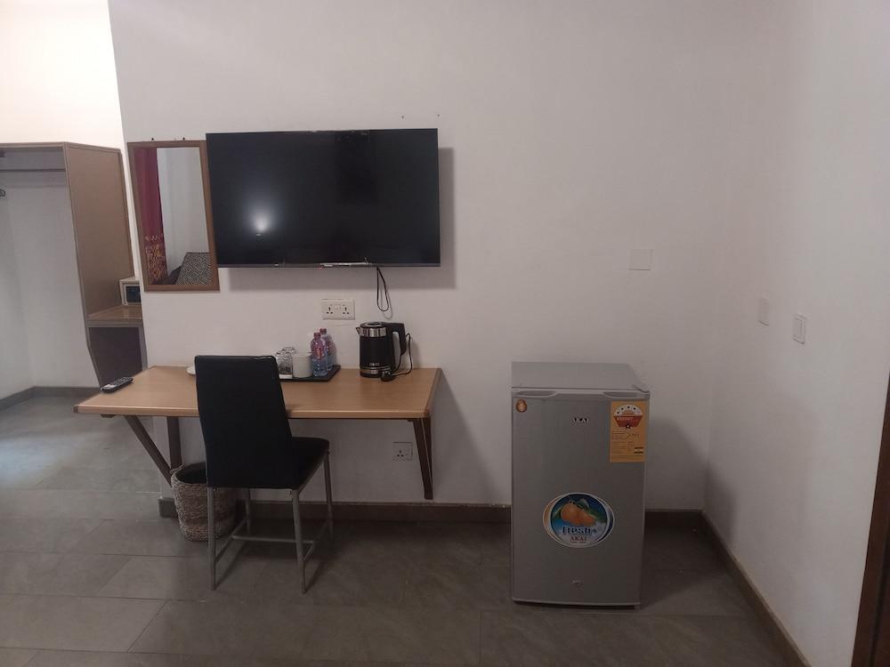 Mekandi Riverside Resort