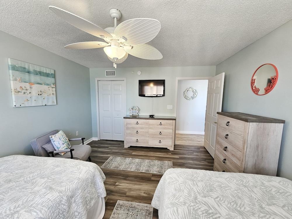 Oceanview Condo In Brighton, 1504 - Full Access 2 Bedroom Condo