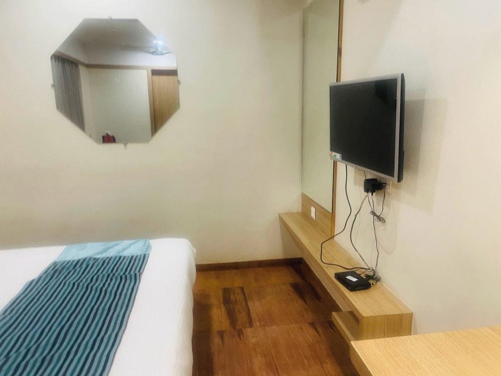 HOTEL EVERLAND Rajkot