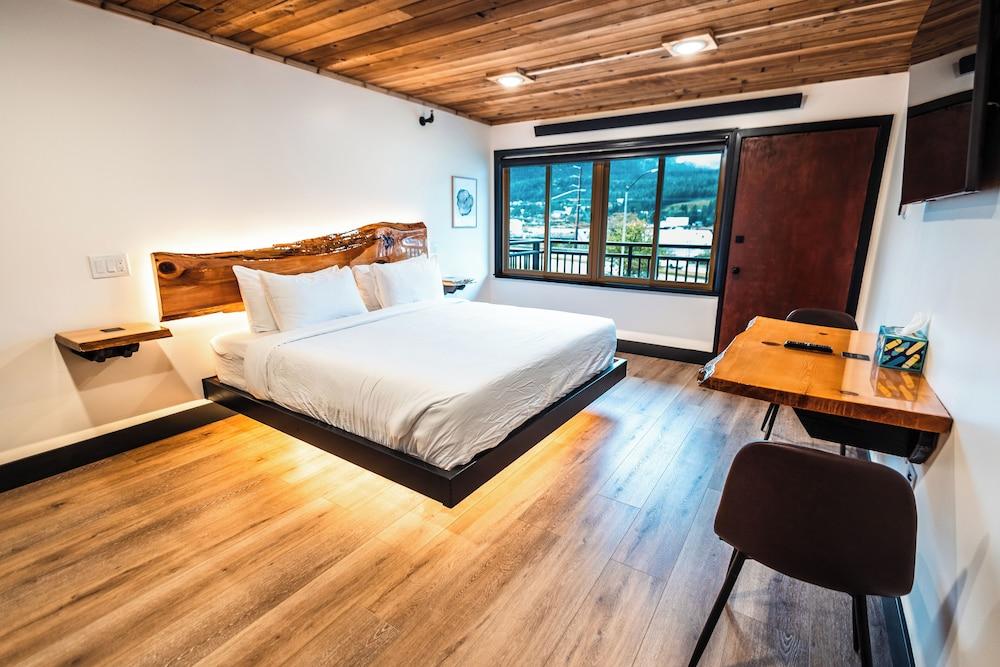 Waterfront on Glacier