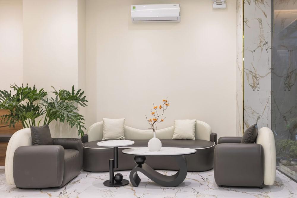 V'Luna Hotel - Managed by THM